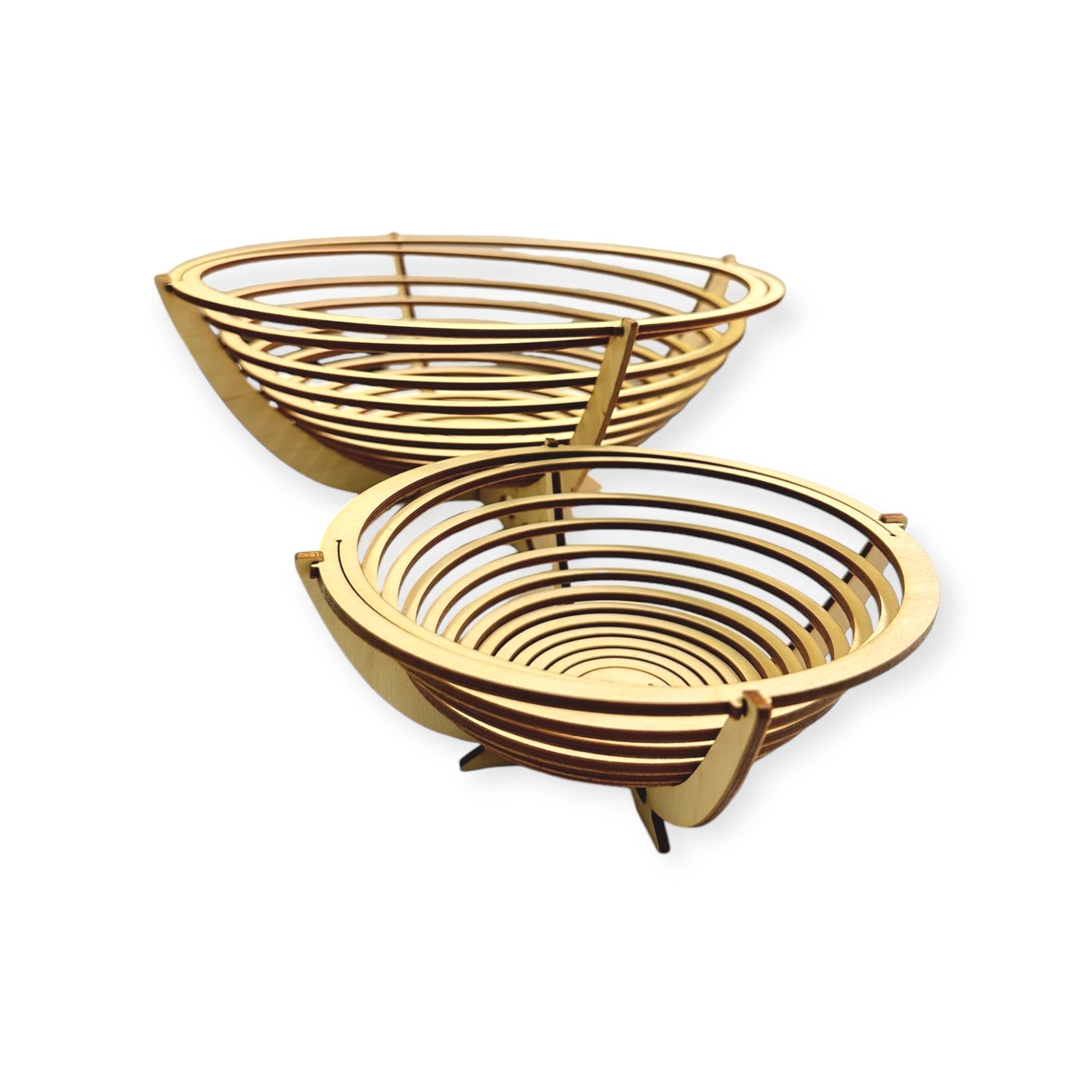 Kaksi koivuvanerista kulhoa